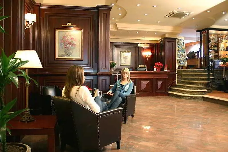 Mondial Hotel Тирана