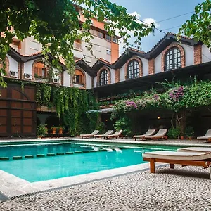 Restaurant Bujtina E Gjelit Hotell